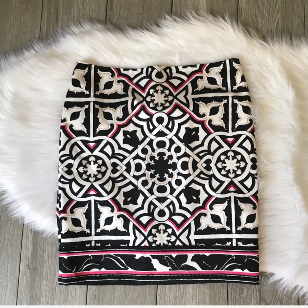 WHITE HOUSE BLACK MARKET SKIRT - Picture 5 of 9